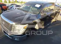 2017 Nissan TITAN фото