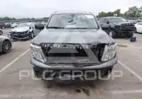 2017 Nissan TITAN фото