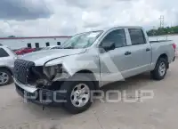 2017 Nissan TITAN фото
