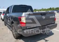 2017 Nissan TITAN фото