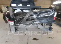 2017 Nissan TITAN фото