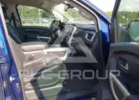 2017 Nissan TITAN фото