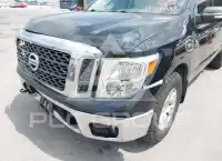 2017 Nissan TITAN фото