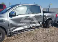 2017 Nissan TITAN фото