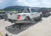 2017 Nissan TITAN фото