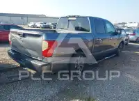 2017 Nissan TITAN фото