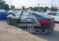 2017 Nissan MAXIMA photo