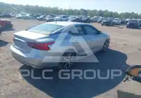 2017 Nissan MAXIMA photo