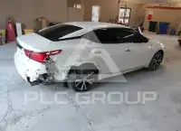 2017 Nissan MAXIMA photo