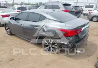 2017 Nissan MAXIMA photo