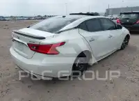 2017 Nissan MAXIMA photo