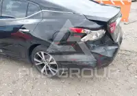 2017 Nissan MAXIMA photo