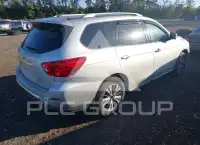 2017 Nissan PATHFINDER photo