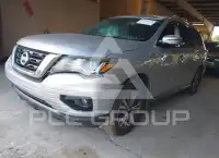 2017 Nissan PATHFINDER photo