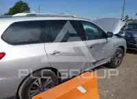 2017 Nissan PATHFINDER photo
