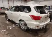 2017 Nissan PATHFINDER photo
