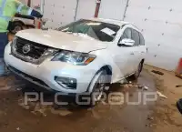 2017 Nissan PATHFINDER photo