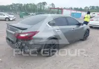 2017 Nissan ALTIMA photo