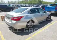 2017 Nissan ALTIMA photo