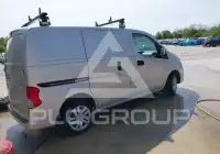 2017 Nissan NV 200 фото