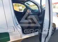 2017 Nissan NV 200 photo