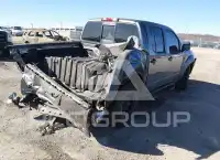 2017 Nissan FRONTIER photo