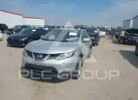 2017 Nissan ROGUE photo
