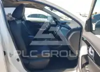 2017 Nissan ROGUE photo