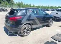 2017 Nissan ROGUE photo