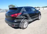 2017 Nissan ROGUE photo