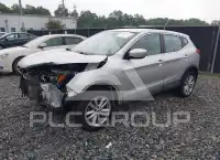 2017 Nissan ROGUE photo