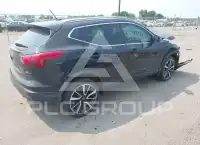 2017 Nissan ROGUE photo