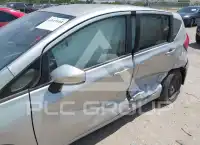 2017 Nissan VERSA фото