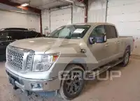 2017 Nissan TITAN фото