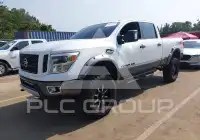 2017 Nissan TITAN фото