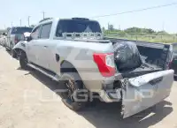 2017 Nissan TITAN фото