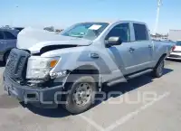 2017 Nissan TITAN photo