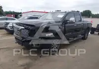 2017 Nissan TITAN фото