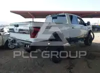 2017 Nissan TITAN photo