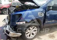 2017 Nissan TITAN фото