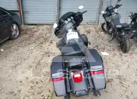 2017 Harley-Davidson FLHTK photo