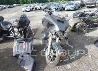 2017 Harley-Davidson FLHTK photo