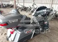 2017 Harley-Davidson FLHTK photo