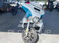 2017 Harley-Davidson FLHTCU фото