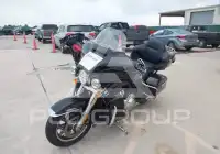 2017 Harley-Davidson FLHTCU фото