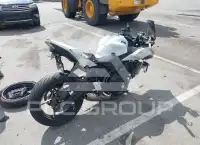2017 Kawasaki EX650 фото