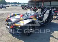 2017 Polaris Slingshot фото