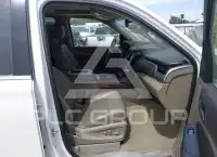 2017 Chevrolet Suburan photo
