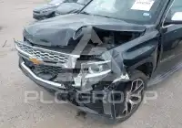 2017 Chevrolet Suburan photo
