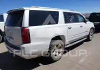 2017 Chevrolet Suburan photo